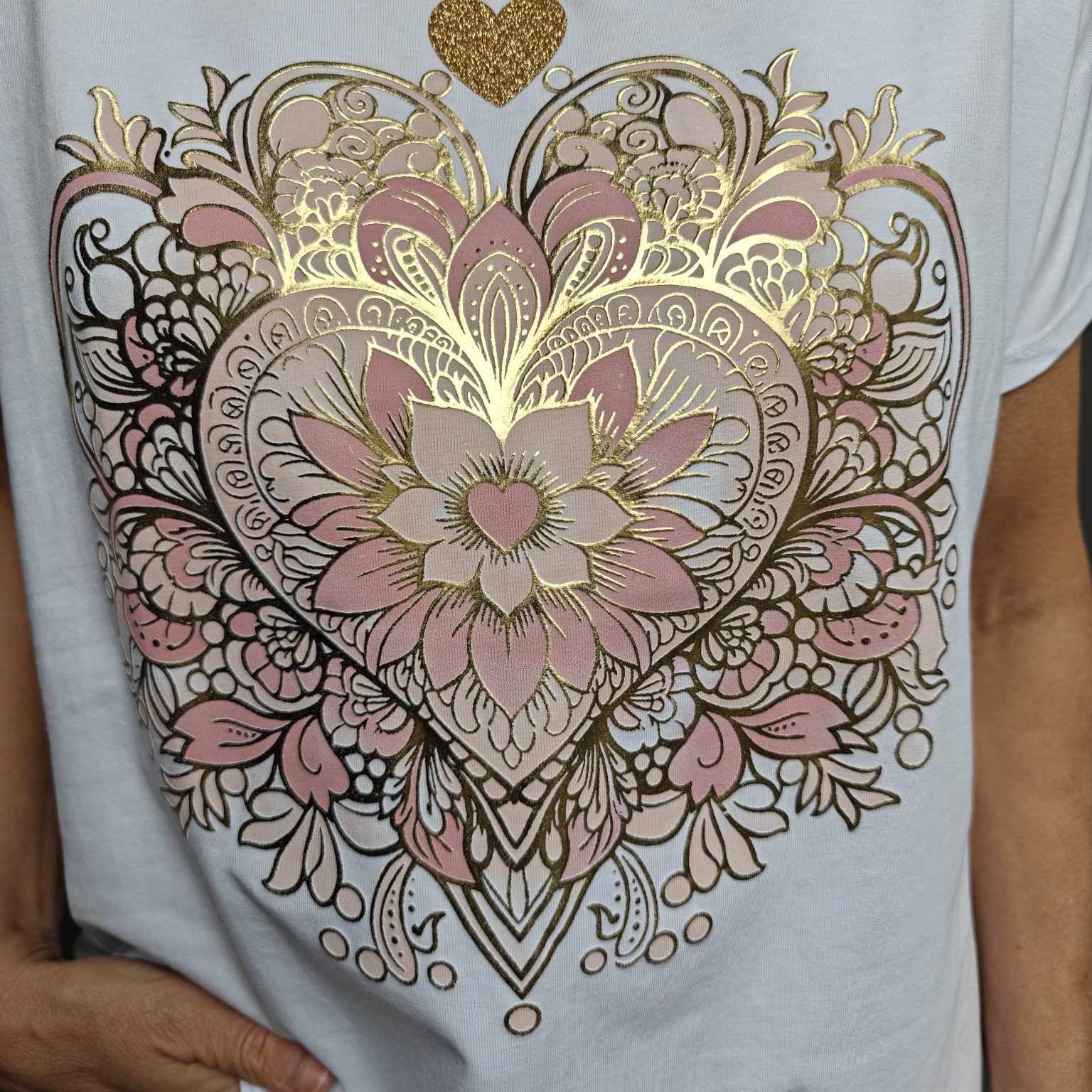 Maddie tee gold flower rose