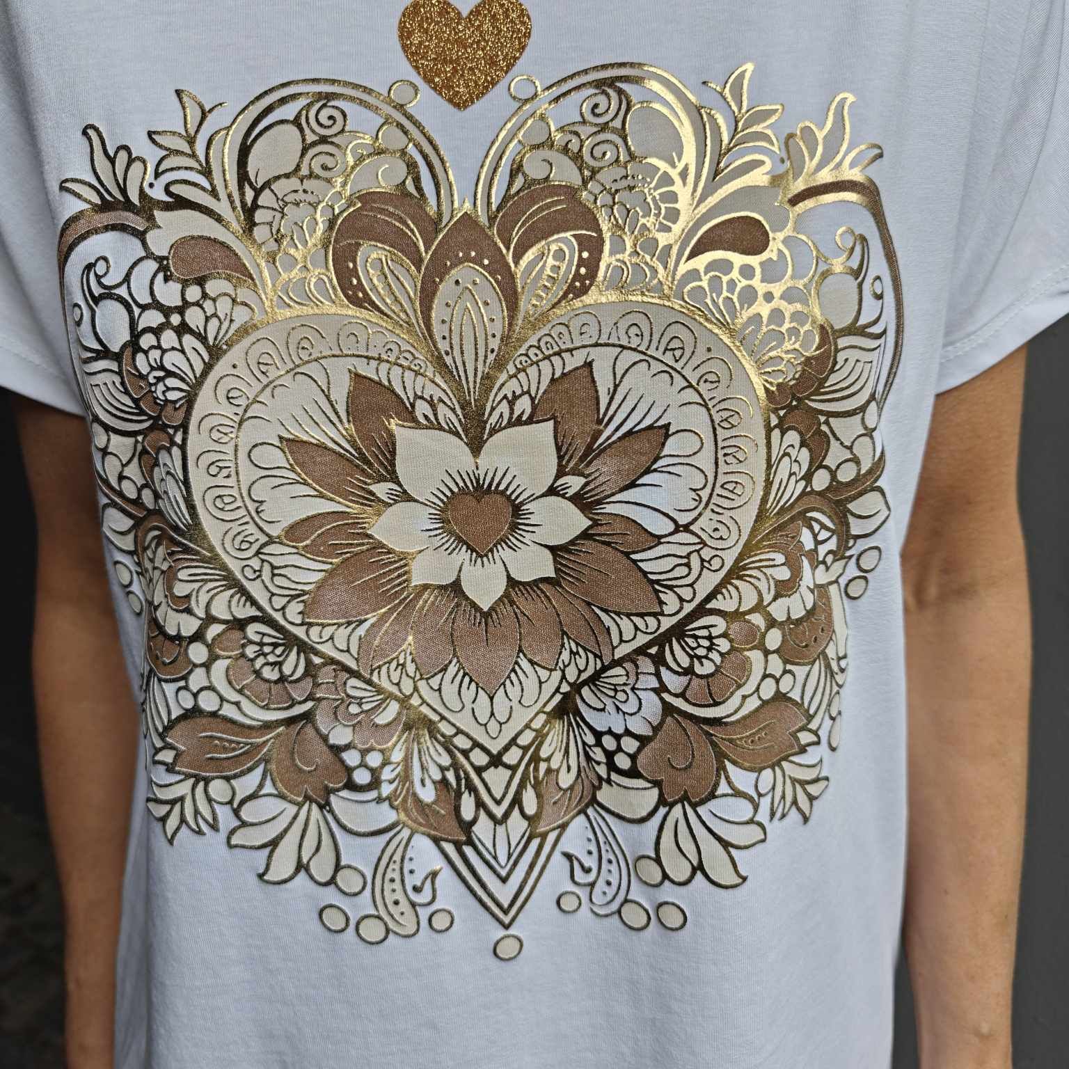 Maddie tee gold flower camel