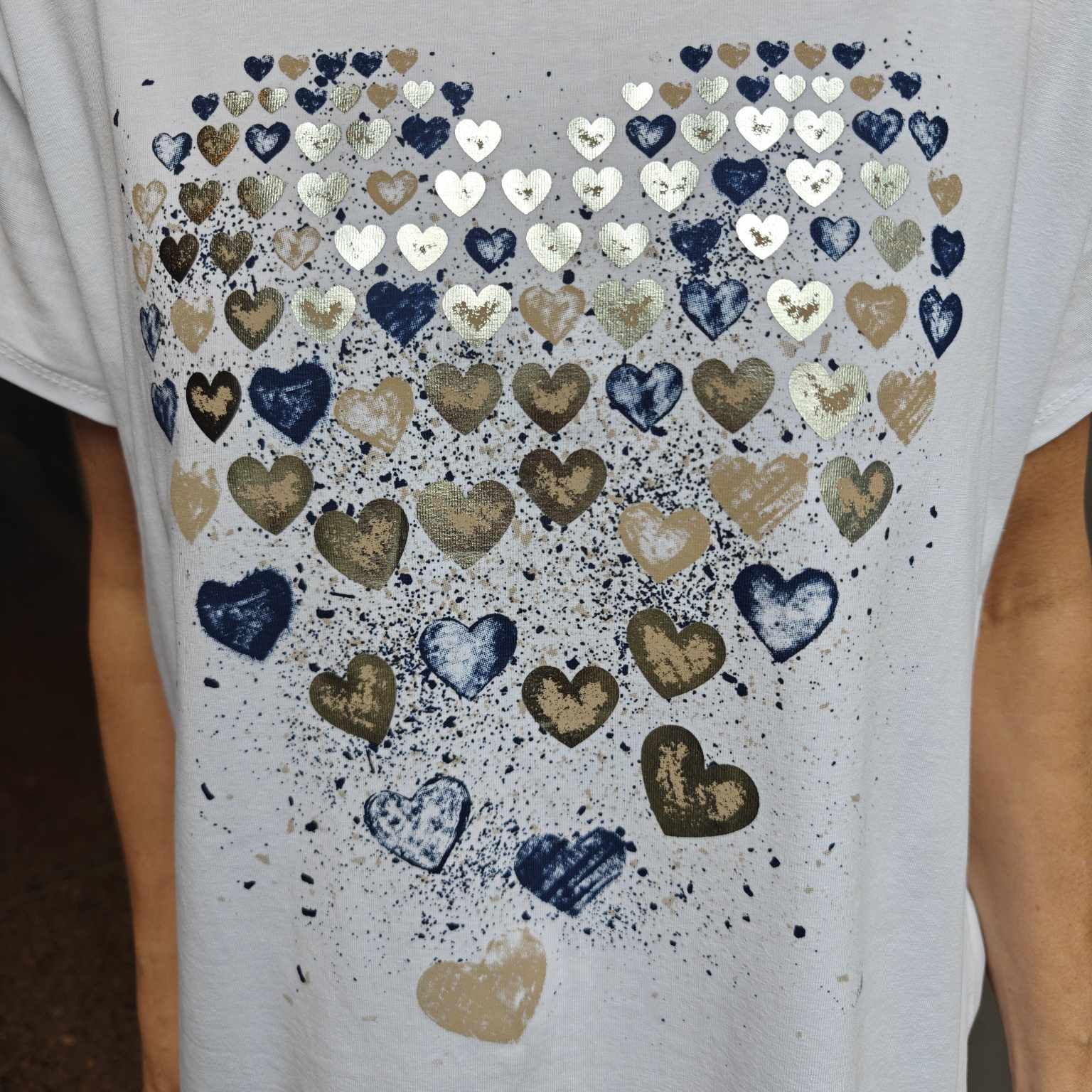 Maddie tee heart blue gold