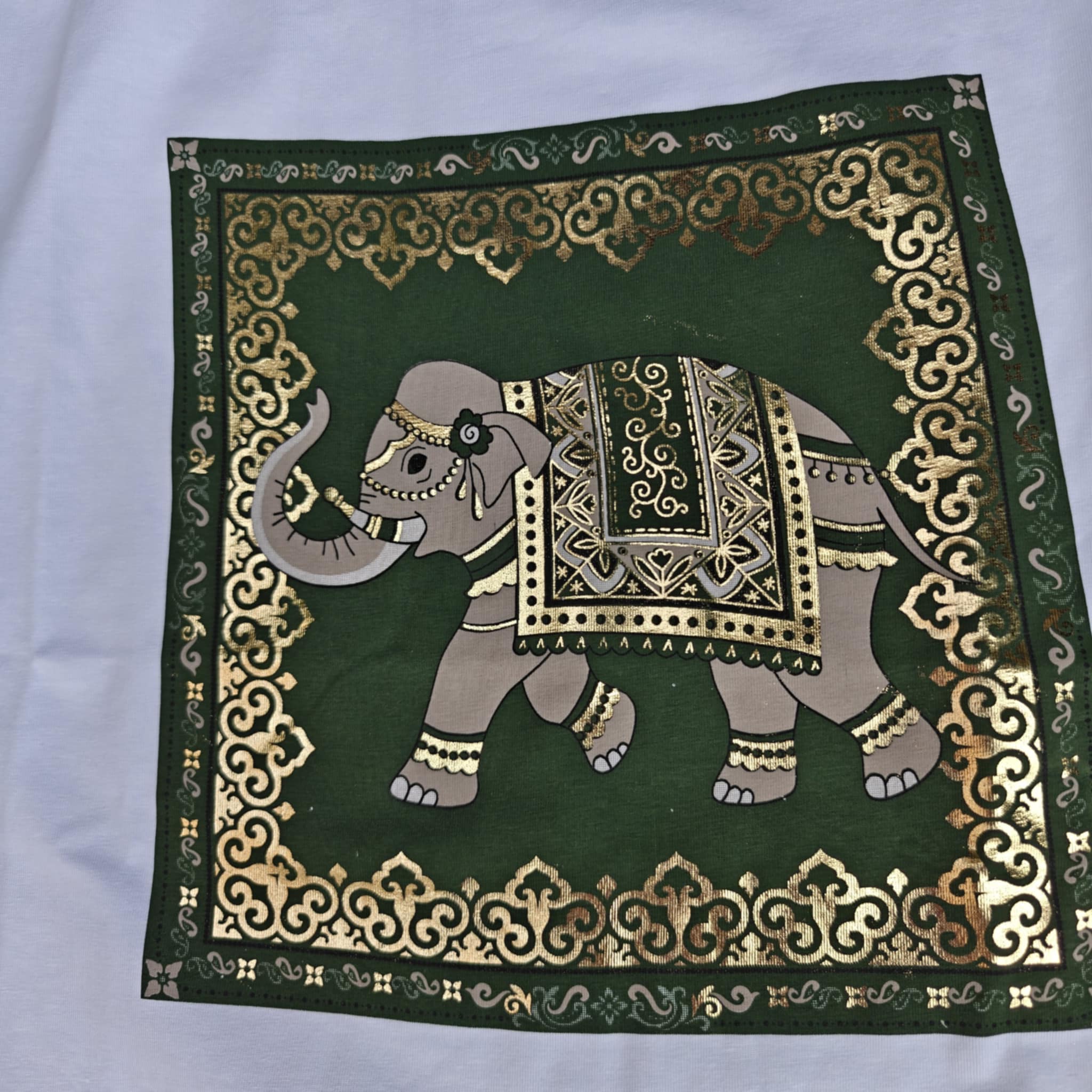 Maddie tee elephant green