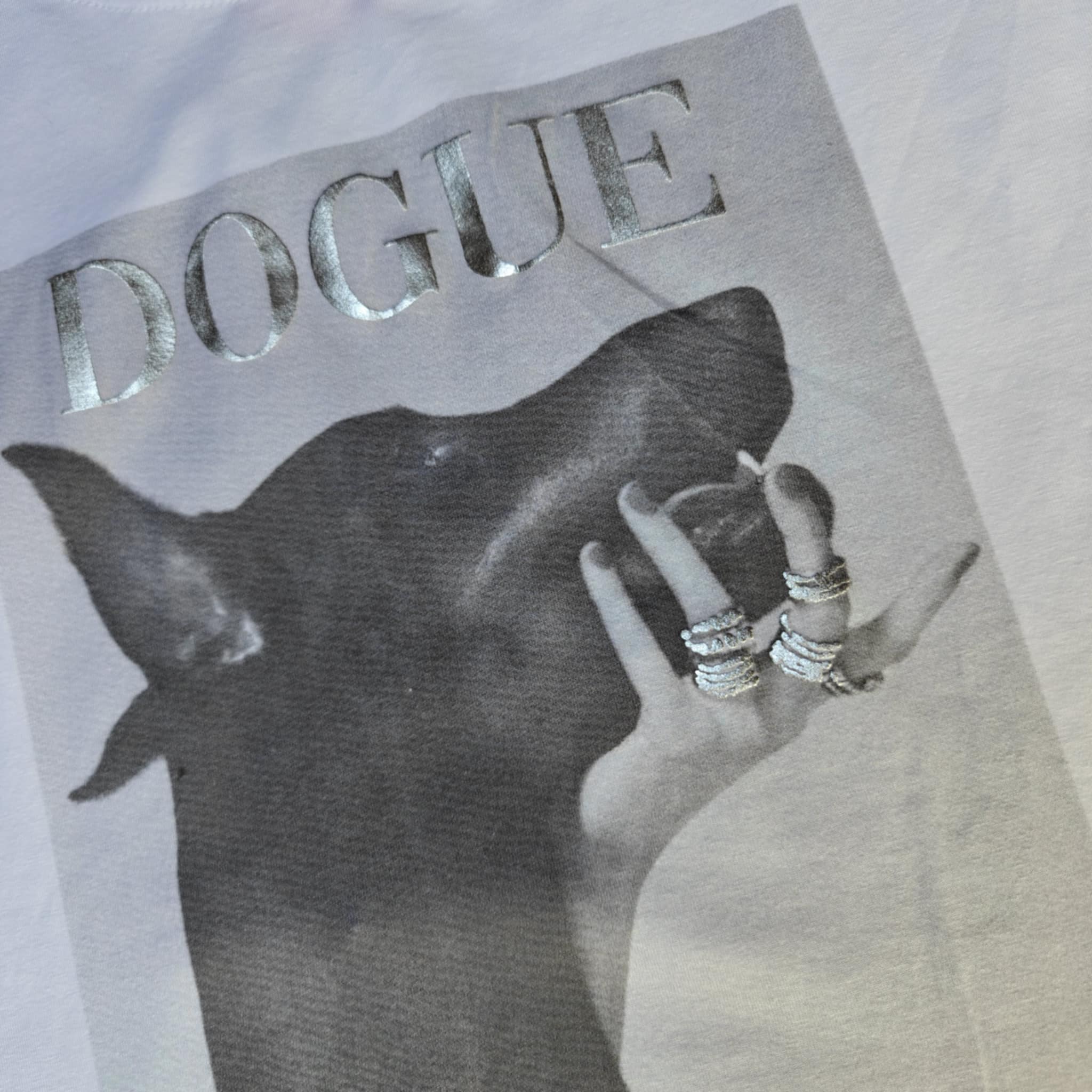 Maddie tee silver dog