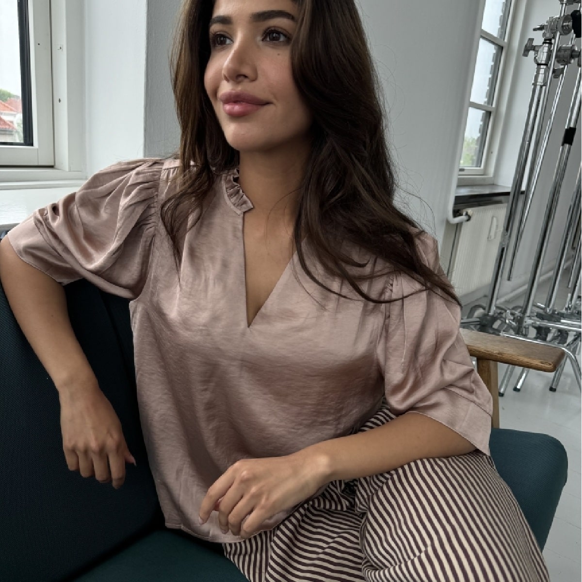 Continue bluse Moe satin nougat