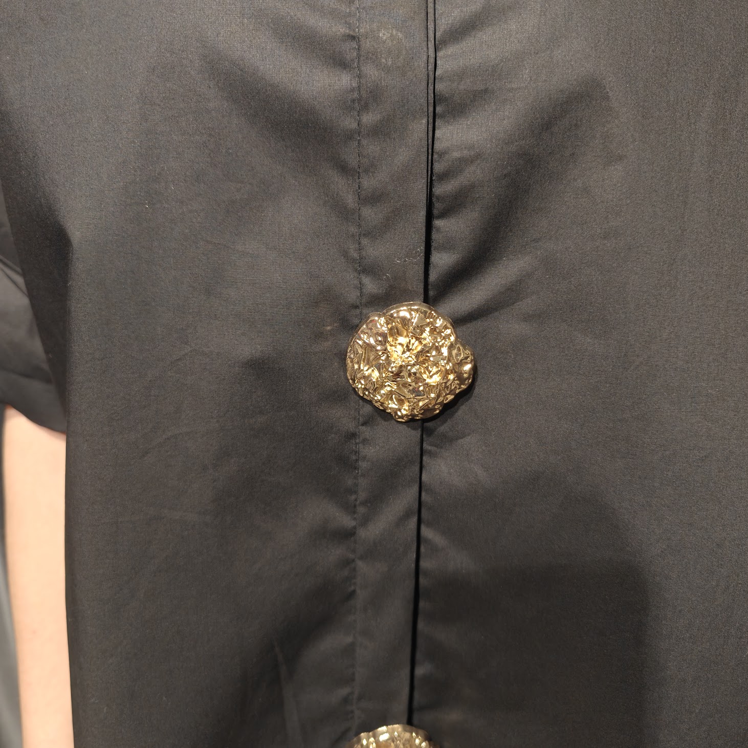 Portia shirt black gold button